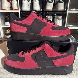 Nike Air Force 1 Low '07 in the "Port Wine" 
820266-605 Original box dead stock